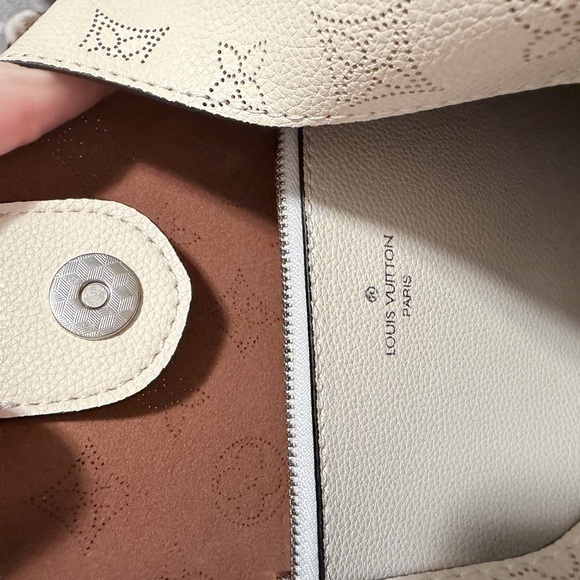 Carmel Hobo Mahina Leather Hobo Shoulder Bag - Picture 5 of 12